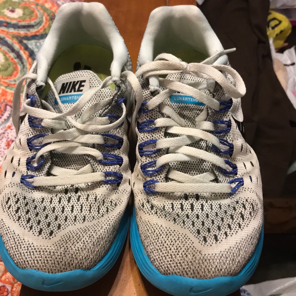 Women’s Lunartempo Nike tennis shoes